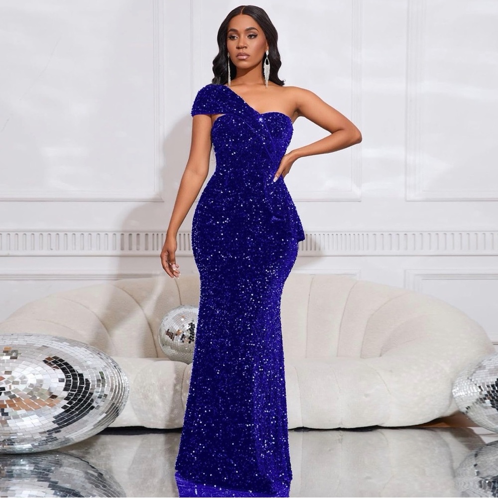Dazzling One-Shoulder Sequin Gown in Royal Blue - Prom or Blacktie Event